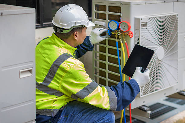 Professional Hvac technician working in Steger, IL